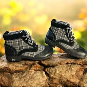 Alegria Kylie Night Boots Black and Gray Plaid Panel Lace Up Boots Size 6.5